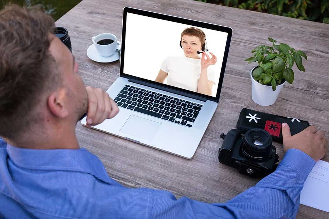 Zoom Vs The World 4 Videoconference Alternatives - Zoom Vs. The World - 4 Videoconference Alternatives